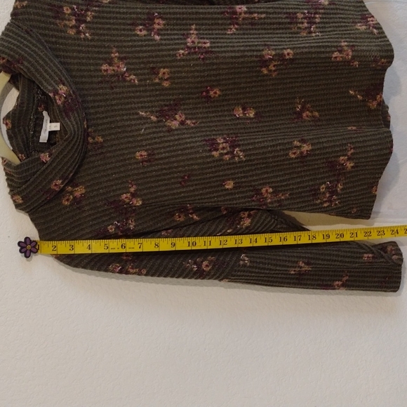 🌺 Floral lace up back cowl neck Pullover over Waffle knit Fabric Size S - Picture 5 of 13